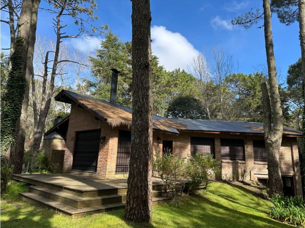 CASA EN ALQUILER CARILÓ CALLE Perdiz - 1