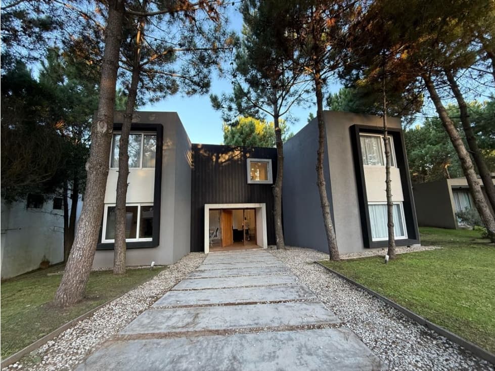 CASA EN VENTA COSTA ESMERALDA - RESIDENCIAL I 277 - 1