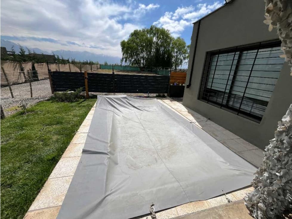 Elegante hogar de lujo con vista a la montaña y amplios espacios - 1