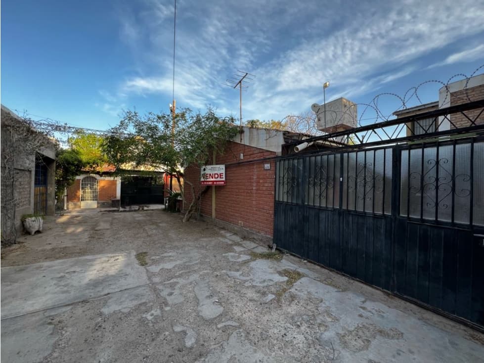 Excelente Casa Oportunidad - 1