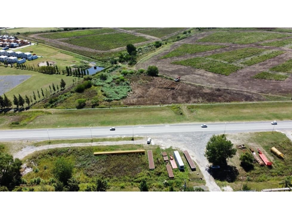 Fracción industrial a 800 mts de Panamericana - 1