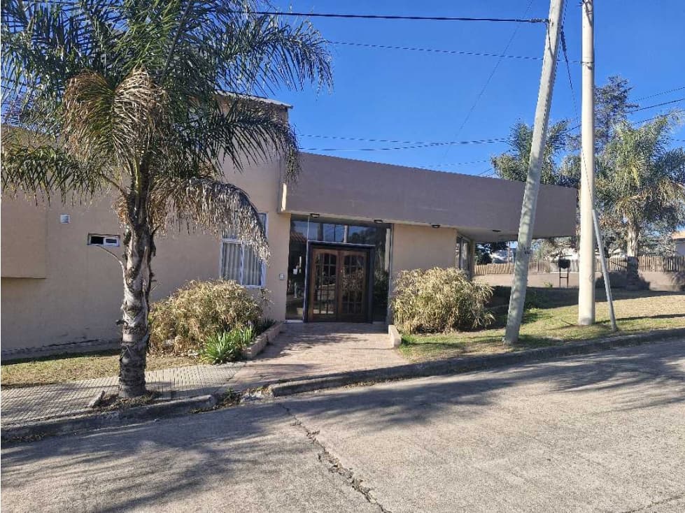 HOTEL INMEJORABLE UBICACIÓN - 1