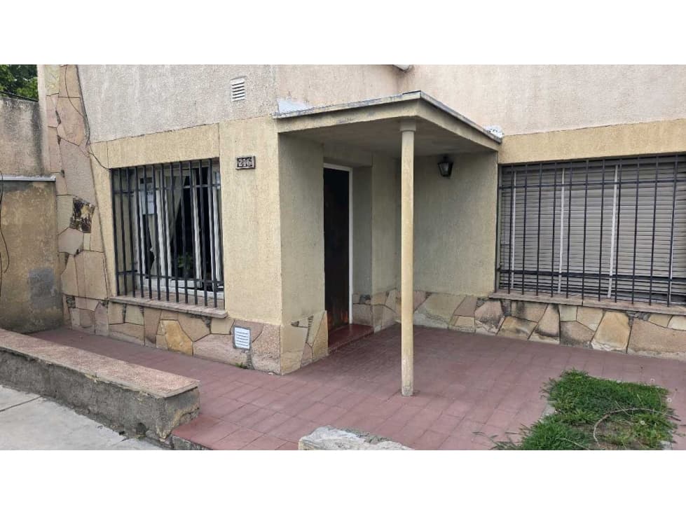 Oportunidad única casa en venta con excelente ubicación y potencial - 1