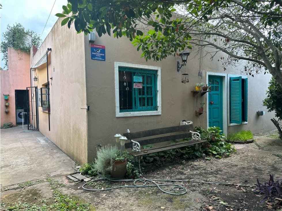 QUINTA EN HOSTERIA CON AMPLIO LOTE!! - 1