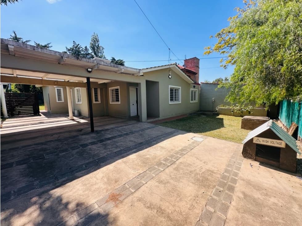 Se vende hermosa casa en El Talar de Mendiolaza con pileta - 1