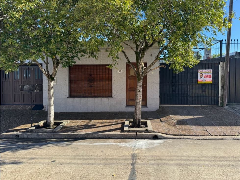 Vendo Casa y Departamentos en Concepción del Uruguay, Entre Ríos. - 1