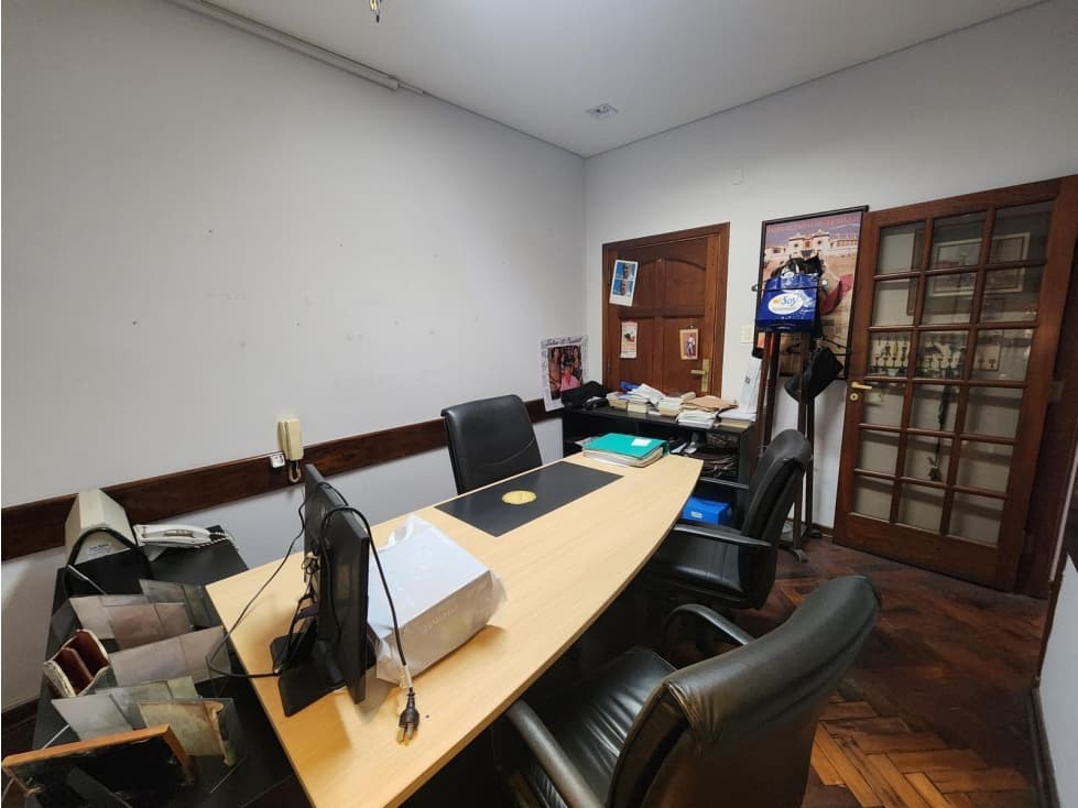 Venta Conjunto de oficinas Hipólito Yrigoyen 800 - 1