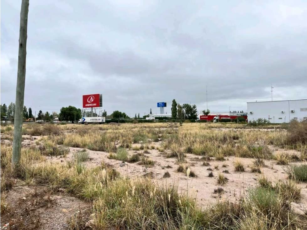 VENTA DE EXCLUSIVO TERRENO EN ZAPIOLA Y ACCESO SUR- LUJÁN DE CUYO - 1