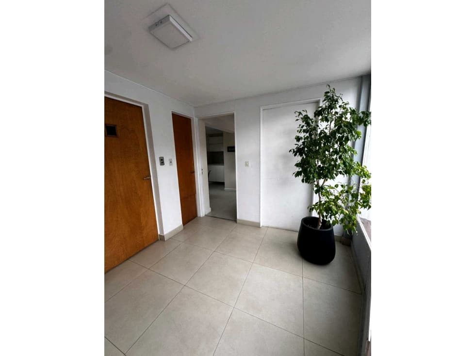 VENTA DE MONOAMBIENTE AMPLIO Y LUMINOSO EN EL CORAZON DE MENDOZA - 1