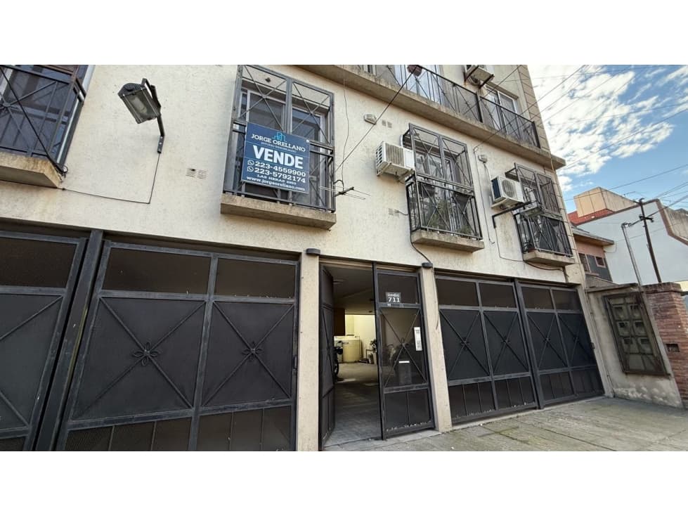 VENTA DEPARTAMENTO 3 AMBIENTES CON COCHERA DOBLE EN BANFIELD - 1