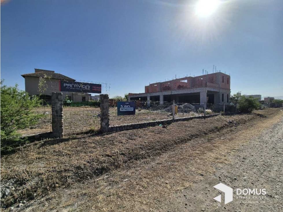 VENTA TERRENO CON CONSTRUCCION EN BARRIO LAS QUINTAS - 1