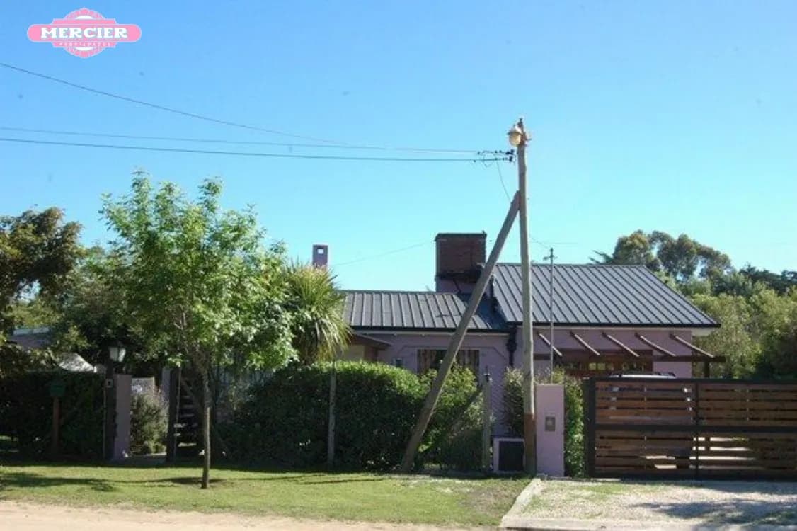 Chalet en Alquiler Temporario Parquemar de Miramar. Estado Muy Bueno. 3 Habitaciones. 2 Baños. Temporada Verano 2025 - 1
