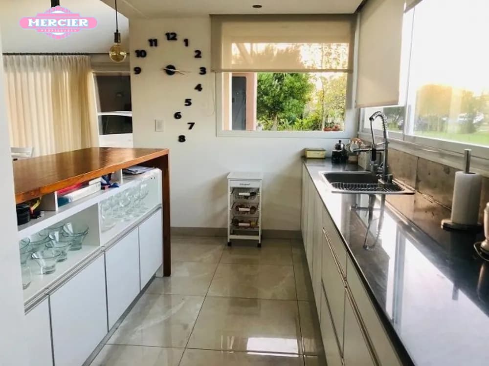 Chalet en Alquiler Temporario Las Lomas de Miramar. Estado Muy Bueno. Temporada Verano 2025 - 2