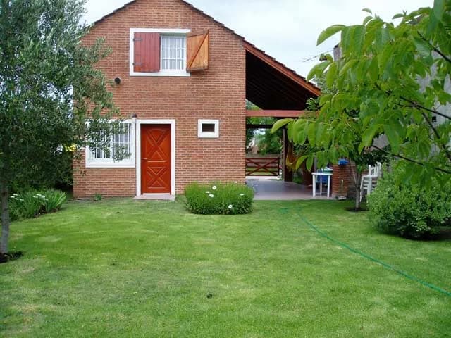 Chalet en Alquiler Temporario Parquemar de Miramar. Estado Muy Bueno. 2 Habitaciones. 1 Baño. Temporada Verano 2025 - 2