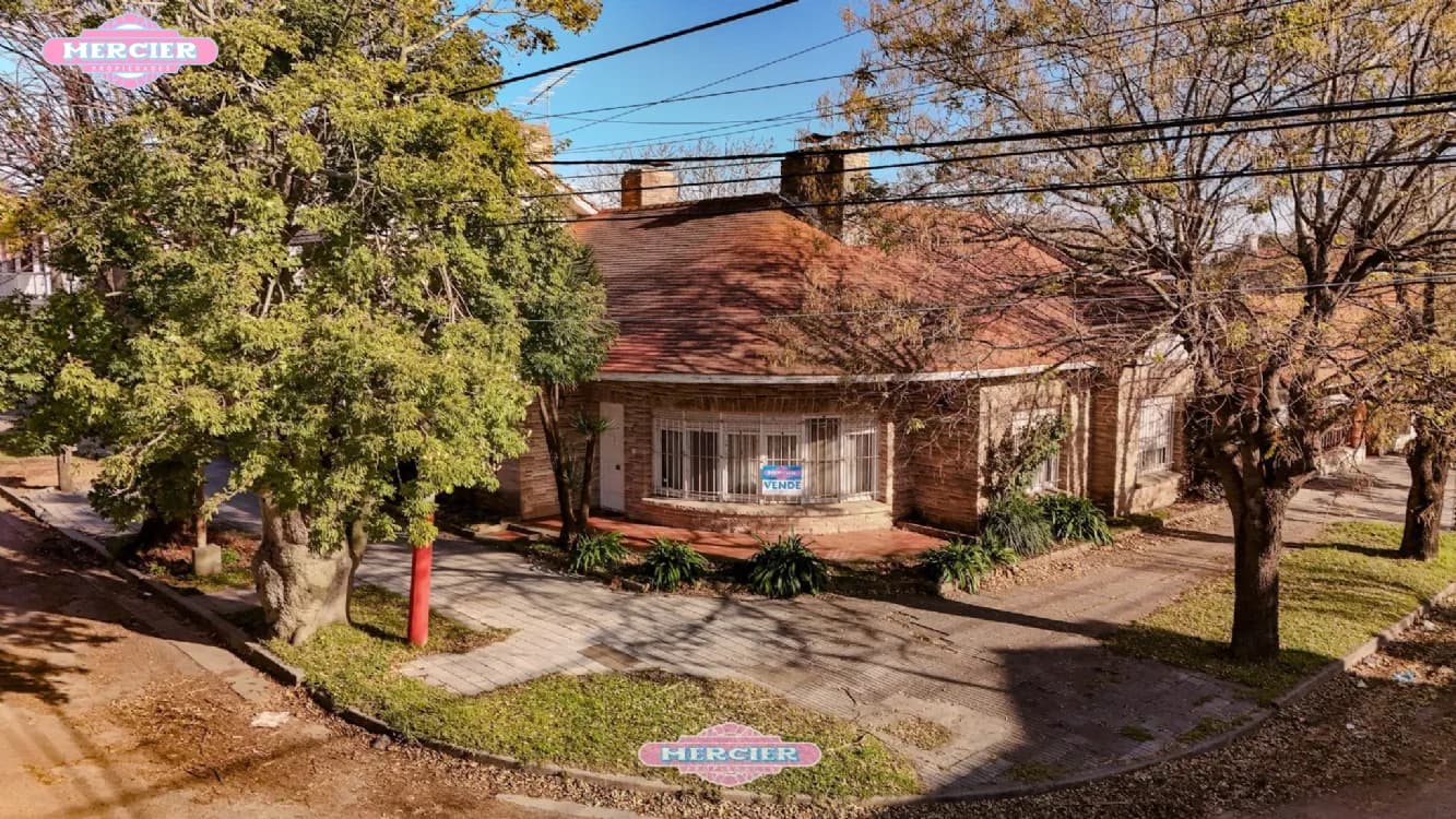 Chalet en Venta Zona II de Miramar. Estado Muy Bueno. 3 Habitaciones. 3 Baños. Apto Crédito - 1