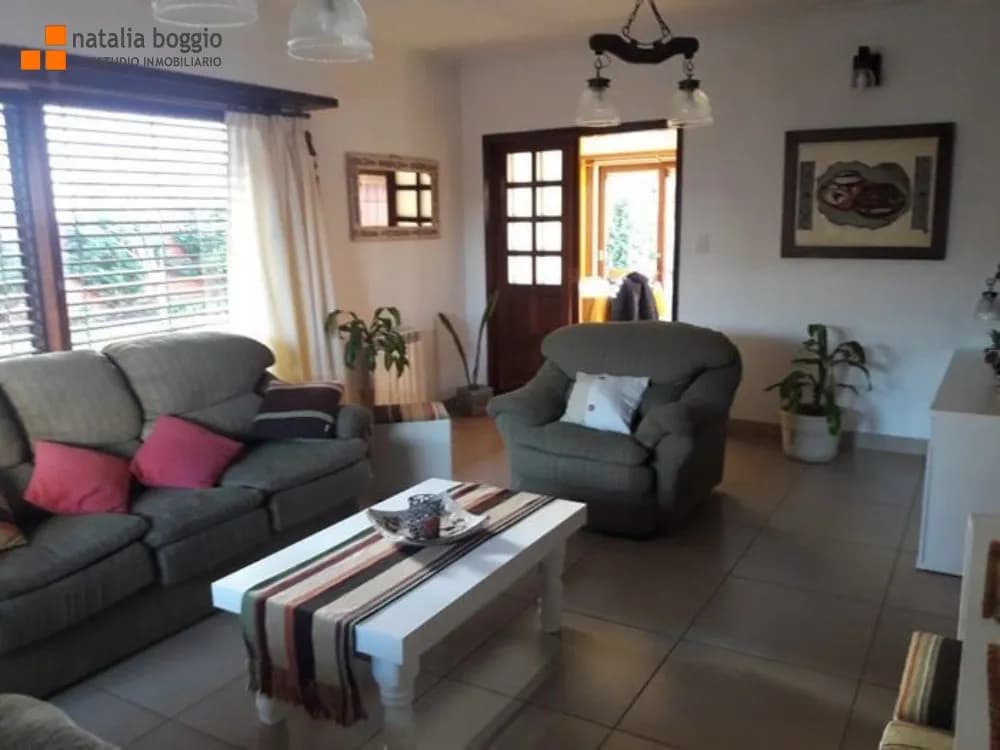 Chalet en Alquiler Temporario Zona IV de Miramar. Estado Excelente. 3 Habitaciones. 2 Baños. Temporada Verano 2025 - 2