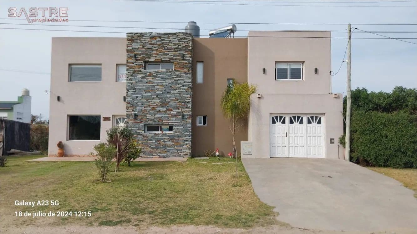 Chalet en Venta Zona IV de Miramar. Estado Muy Bueno. 3 Habitaciones. 2 Baños. Apto Crédito - 1