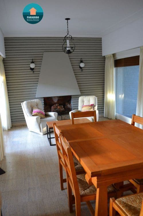 Chalet en Alquiler Temporario Zona I de Miramar. Estado Excelente. 3 Habitaciones. 3 Baños. Temporada Verano 2025 - 2