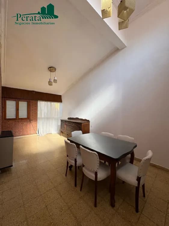 PH en Venta Zona I de Miramar. Estado Bueno. 3 Habitaciones. 2 Baños. - 1