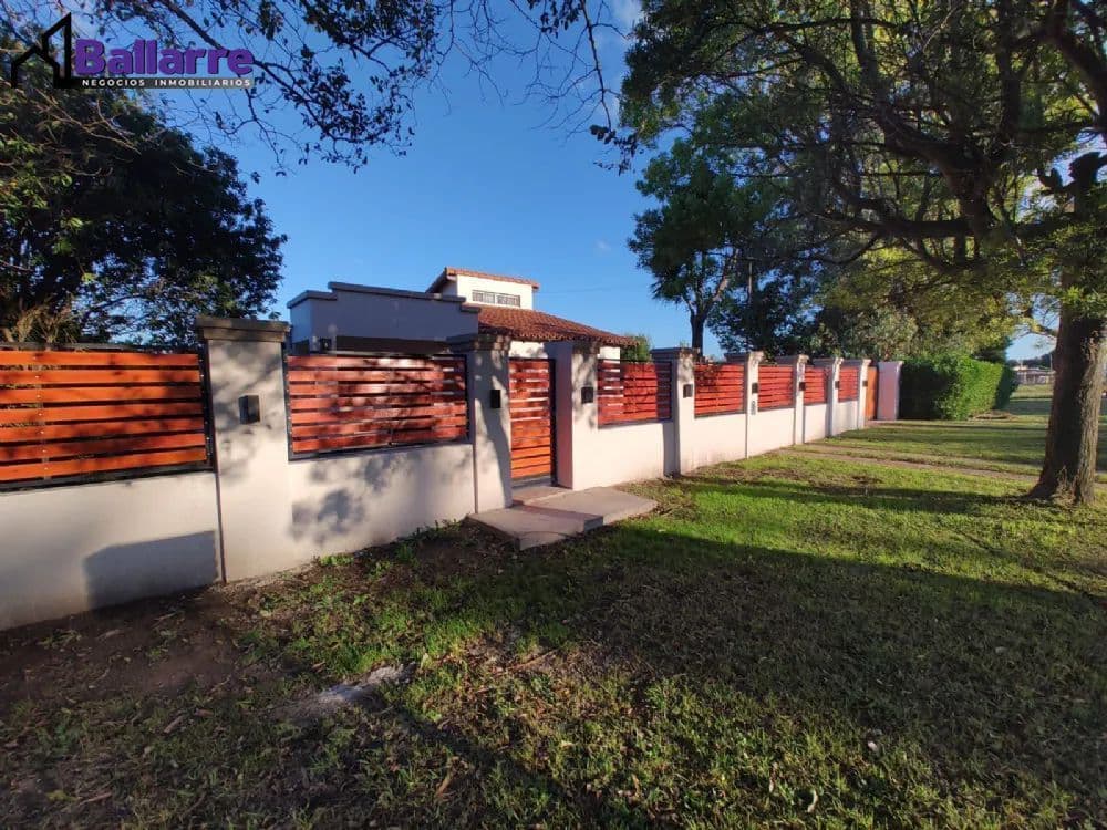 Chalet en Venta Parquemar de Miramar. Estado Bueno. 3 Habitaciones. 2 Baños. Apto Crédito - 2