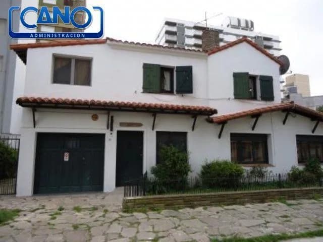 Casa en Alquiler Temporario Zona I de Miramar. Estado Muy Bueno. 4 Habitaciones. 3 Baños. Temporada Verano 2025 - 1