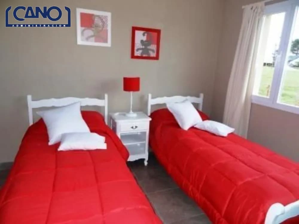 Casa en Alquiler Temporario Las Lomas de Miramar. Estado Muy Bueno. 2 Habitaciones. 1 Baño. Temporada Verano 2025 - 2