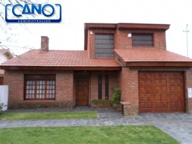 Casa en Alquiler Temporario Zona IV de Miramar. Estado Muy Bueno. 3 Habitaciones. 2 Baños. Temporada Verano 2025 - 1