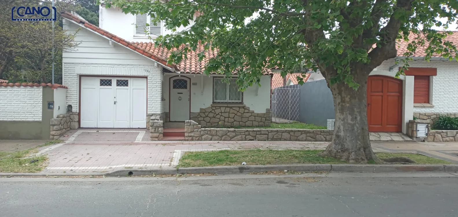 Chalet en Venta Zona IV de Miramar. Estado Muy Bueno. 3 Habitaciones. 2 Baños. Apto Crédito - 1