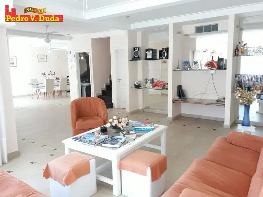 Chalet en Venta Zona IV de Miramar. Retasado a U$S 350000. - 1