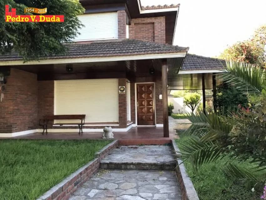 Chalet en Venta Zona III de Miramar. Retasado a U$S 180000. - 1
