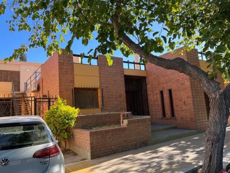 Juan Jufré Este 300 - Cristina Luluaga Propiedades - 1