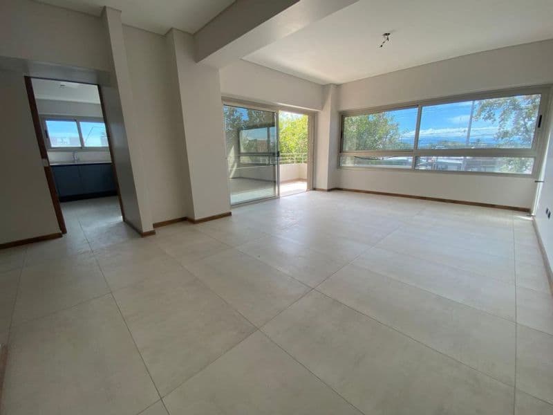 Paula Albarracín de Sarmiento Sur - Cristina Luluaga Propiedades - 1