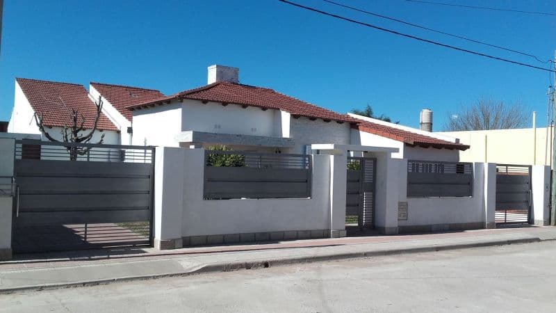 En Venta - Casa en Guemes 1400 - Inmobiliaria Zucco - 1