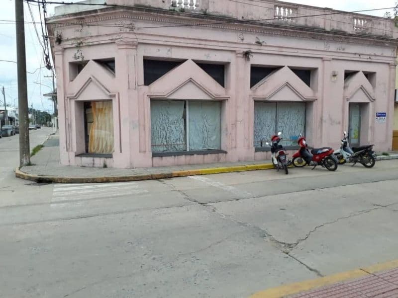En Alquiler Local Comercial - 25 de Mayo esquina Rivadavia - Coronda - Inmobiliaria Zucco - 1