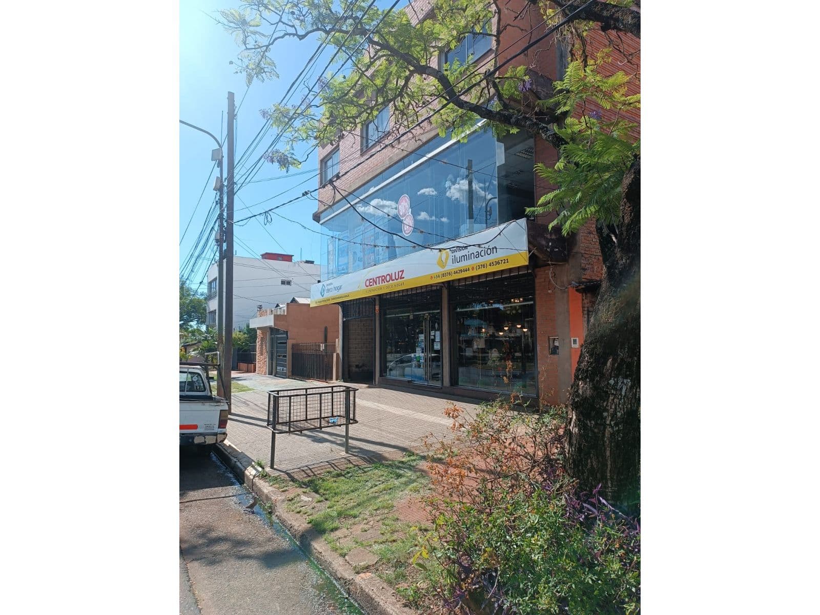 Vendo o Permuto Edificio y local Comercial centrico de 3 plantas Oficinas Deposito. Unidad Funcional - 1