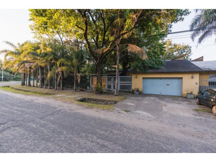 ALQUILER COMERCIAL EN FUNES - 1