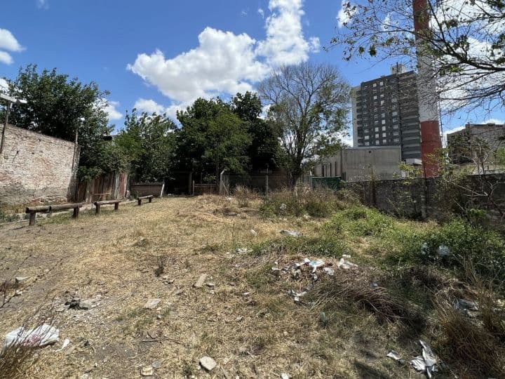 ALQUILER. ARTIGAS Y PUEYRREDON. TERRENO 180 MTS IDEAL LAVADERO / GALPON - 1