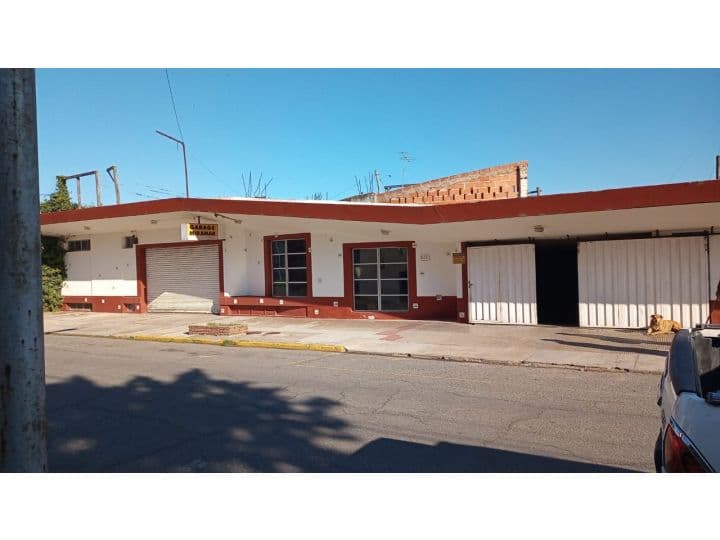 Alquiler temporario cochera en edificio de cocheras Miramar - 1