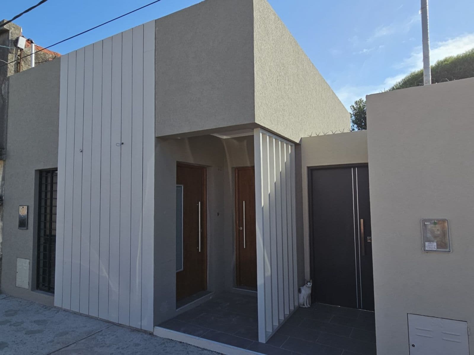 Conjunto de oficinas-consultorios, a estrenar. Ideal profesionales. Catamarca entre Congreso y Sarmiento - 1