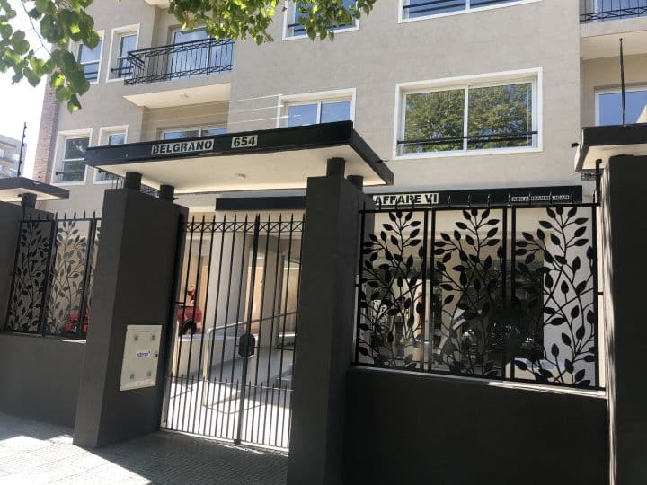 2 SUPER AMPLIOS AMBIENTES CON COCHERA - 1