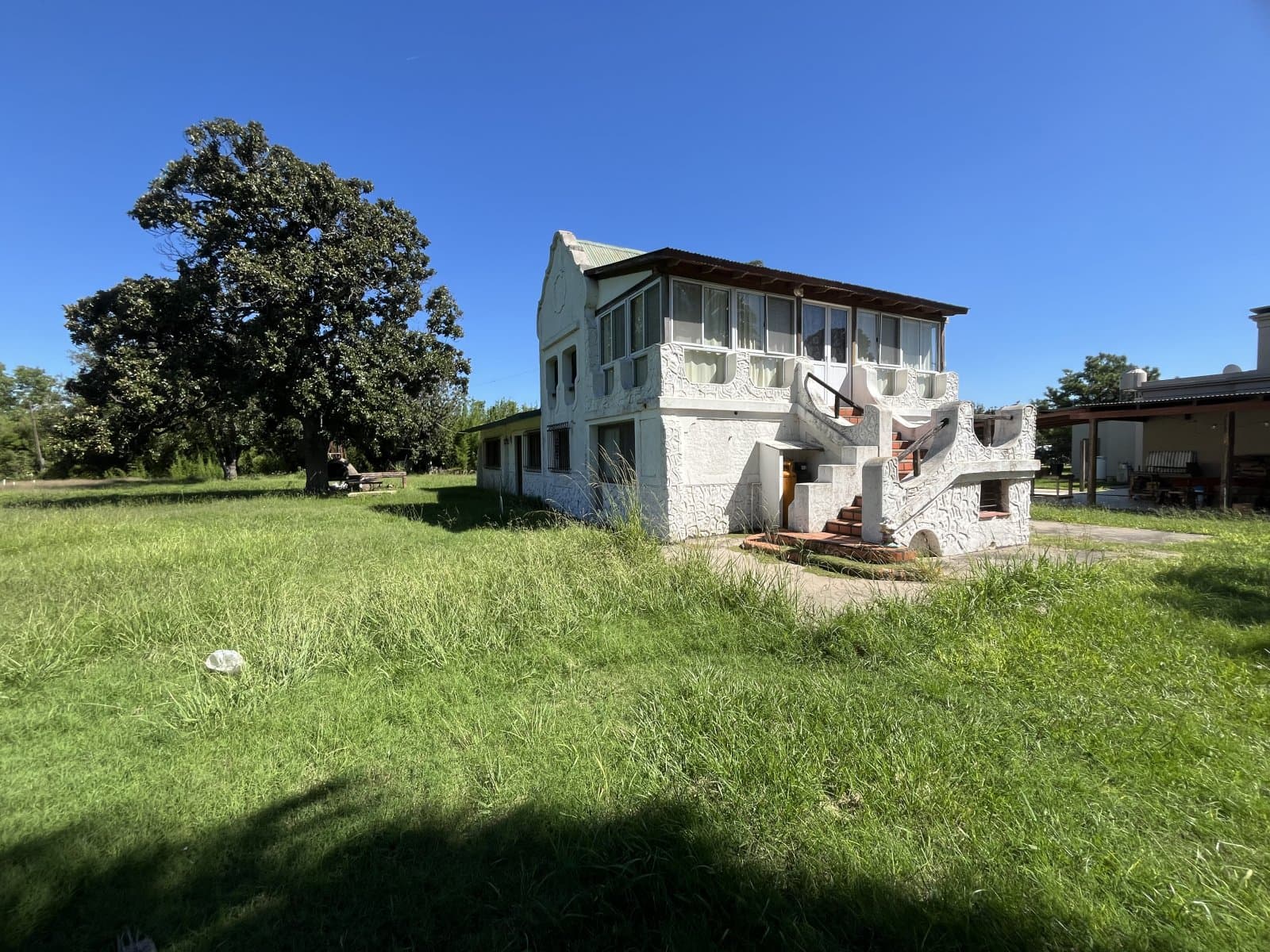 Casa de campo- 3 dormitorios - Living- Cocina comedor- dependencias! imperdible! Sobre lote de 2500m2- Financiada!! - 1