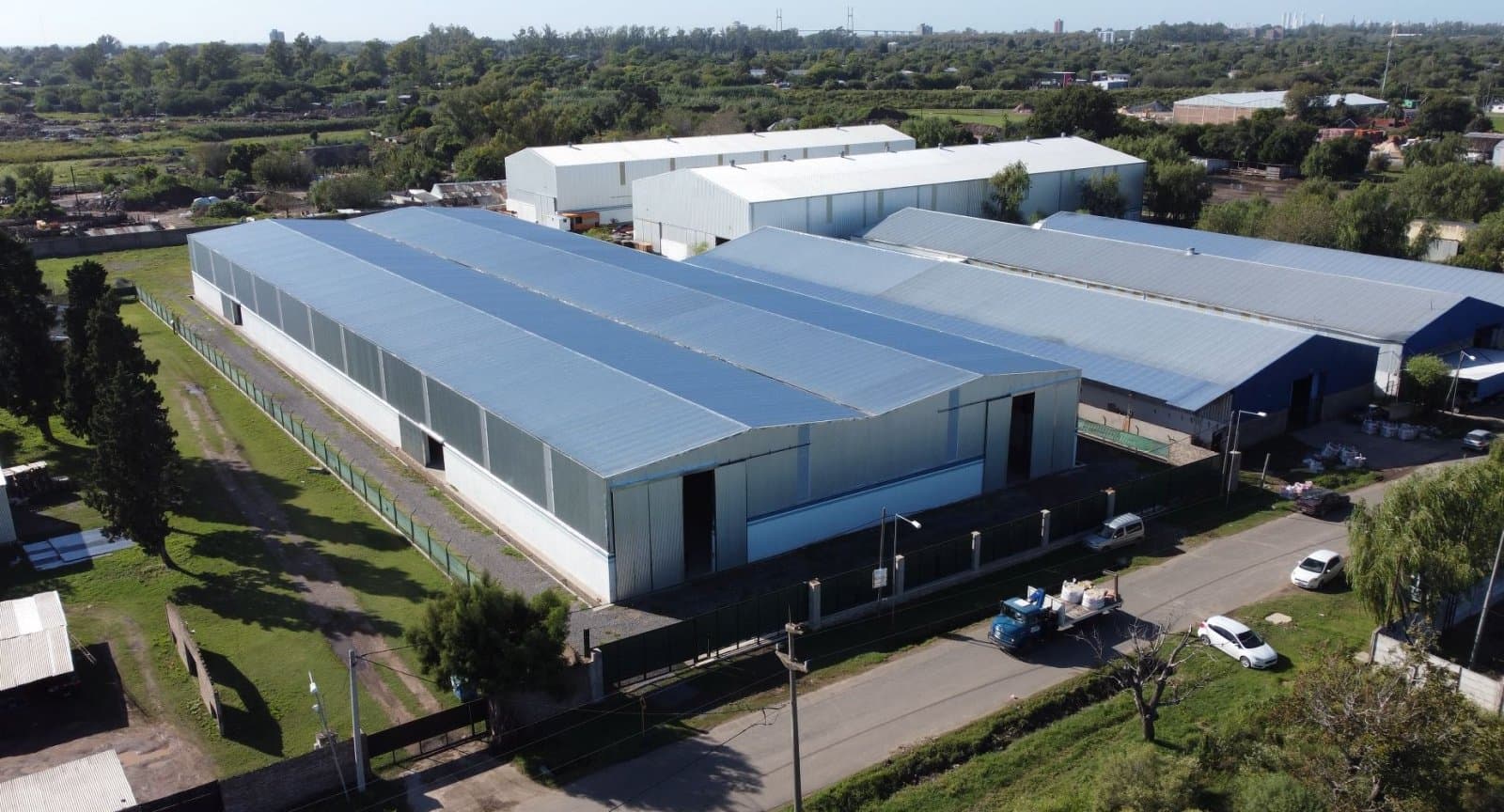 Alquiler de nave industrial en Granadero Baigorria. Consultar Valor! - 1