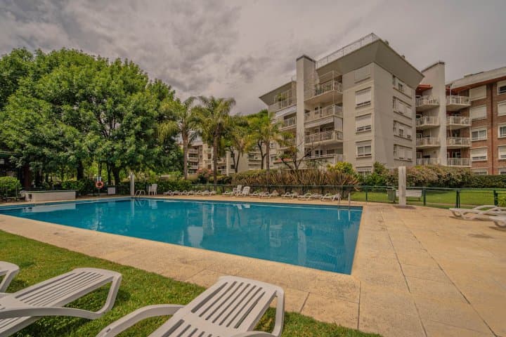 EN VENTA. EL TALAR DE MARTINEZ. 3 AMBS. QUINCHO Y TERRAZA PROPIOS. COCHERA. - 2