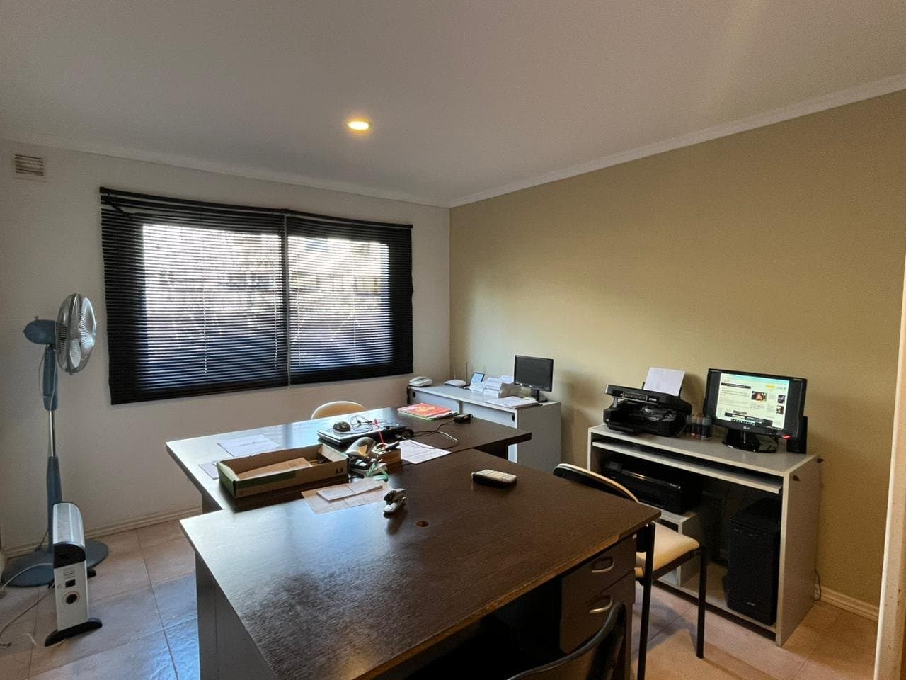 Oficina en venta, Pinamar centro, con cocina y baño - 1