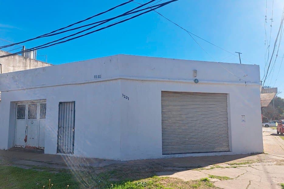 LOCAL COMERCIAL FRAG. SARMIENTO ESQ. VERA MUJICA - 1