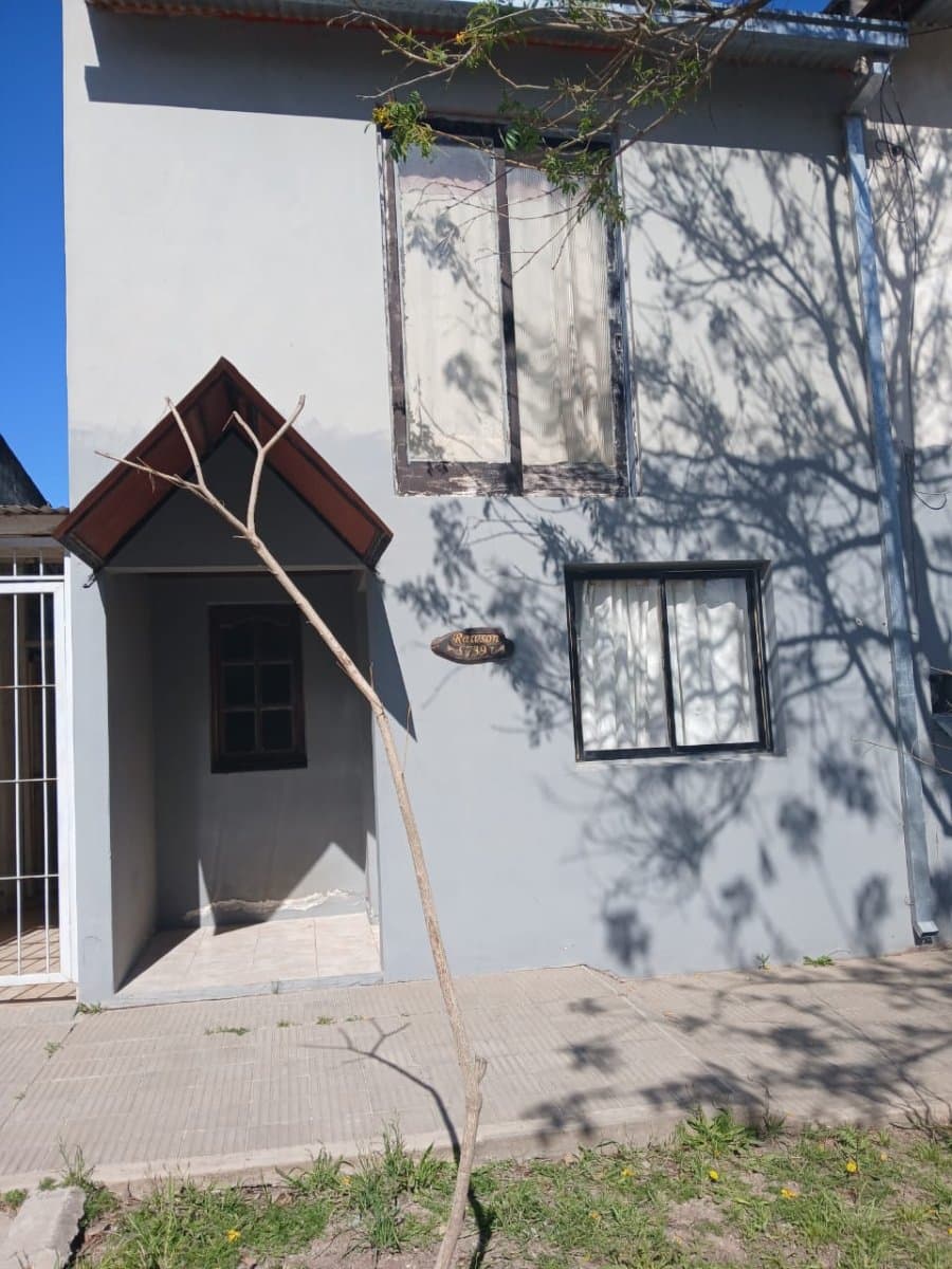 Alquiler! Casa de 1 dormitorio con patio pequeño! Rawson 739 Victoria Entre Rios - 1