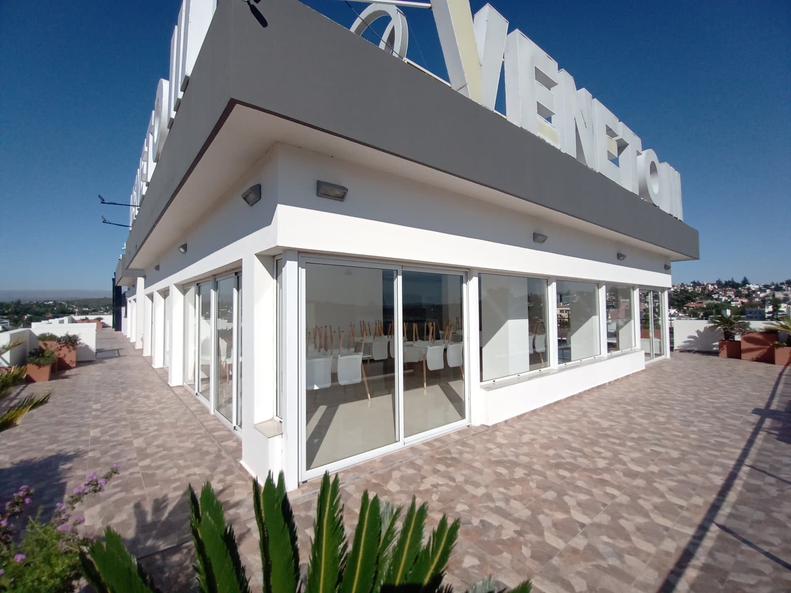 Alquiler Carlos Paz, VENETO III 2 dorm, totalmente amoblado con cochera - 1