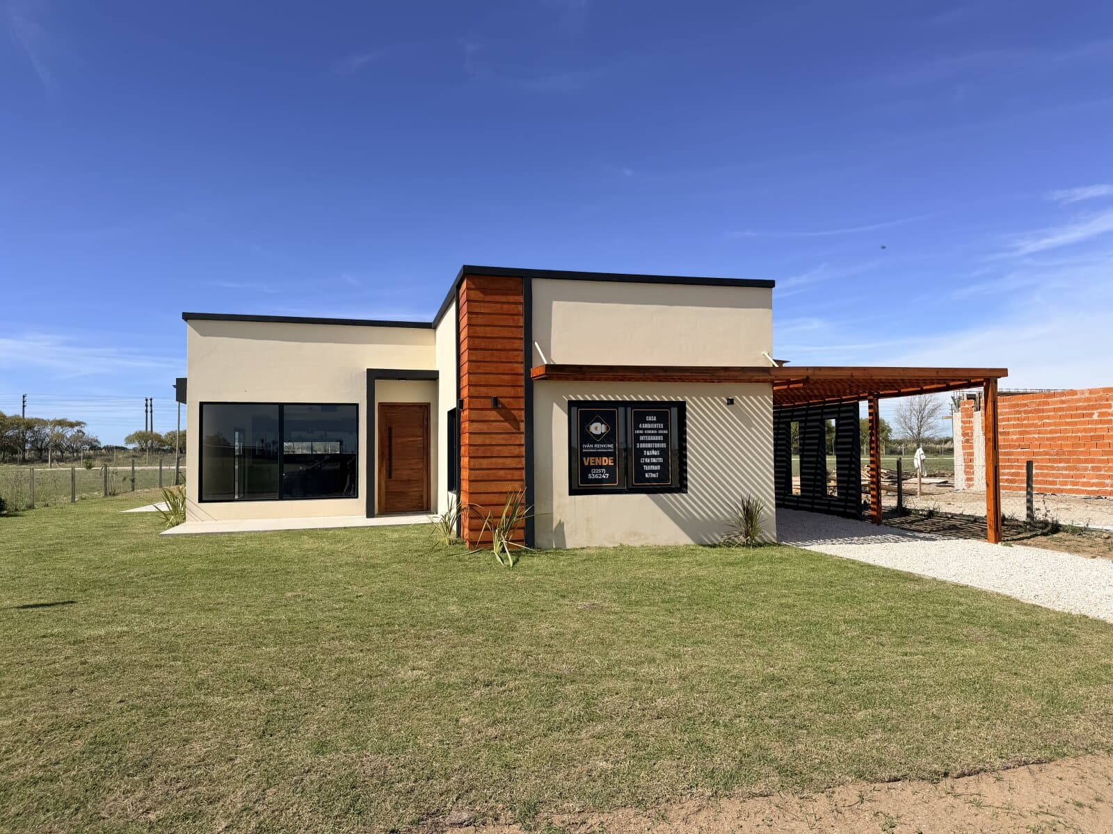 CASA EN BARRIO PRIVADO, Luminosa, espacio verde, amplia, A 8 min DE SAN BERNARDO - 1