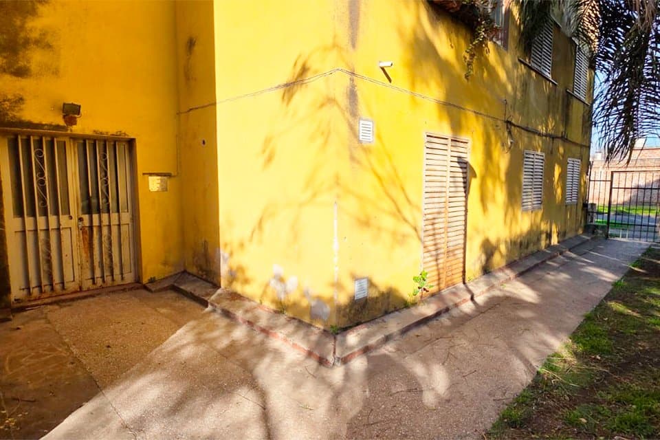 EXCELENTE OPORTUNIDAD DEPARTAMENTO 4 DORMITORIOS GUTIERREZ 2350 - 1