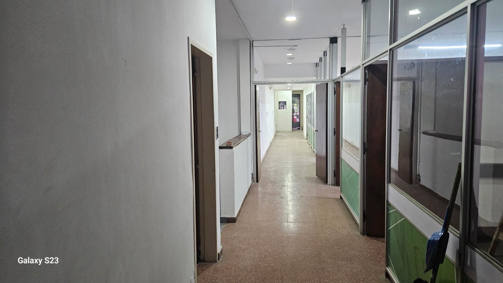 Oficina Local Avellaneda 250 Alberdi - 1